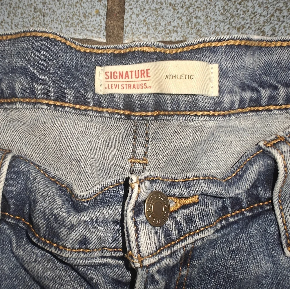 Signature Levi Strauss Men's Classic Blue Denim Jeans Size W38 L32